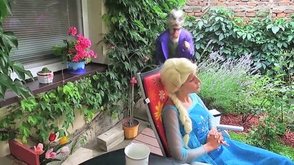 Spiderman & Frozen Elsa vs Joker POOP PRANK! w- Maleficent, Hulk Superhero