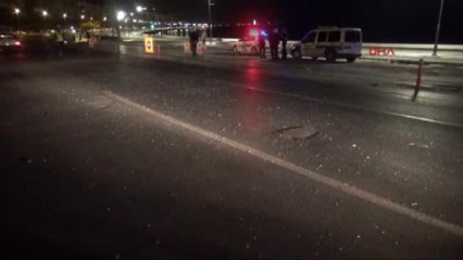 Izmir - Otomobilin Çarptığı 2 Kişi Ağır Yaralandı