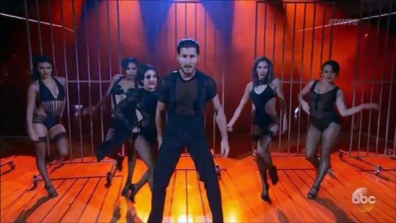 Laurie Hernandez & Valentin Chmerkovskiy - Argentine Tango