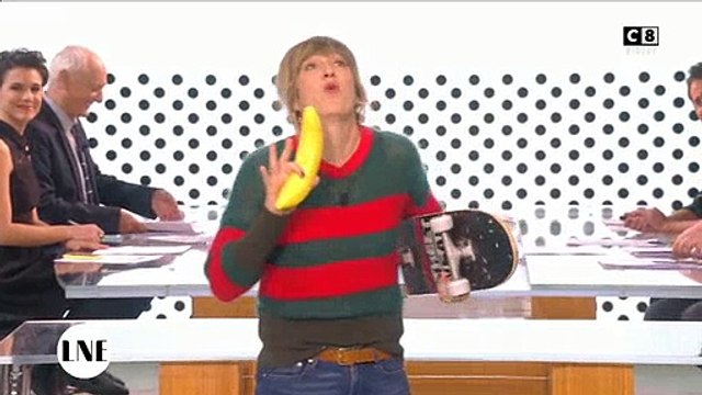 Pour l'égalité salariale hommes/femmes, Daphné Bürki fait grève dans La nouvelle édition - Regardez