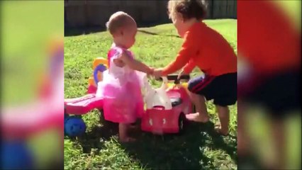 Quand le Karma frappe ce voleur de voiture... Hahaha