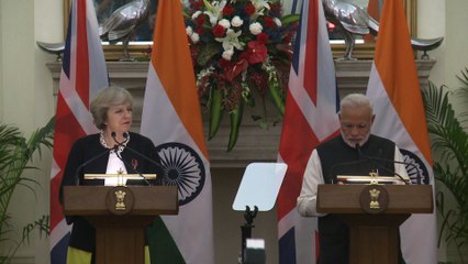 Theresa May en Inde pour préparer l'après-Brexit