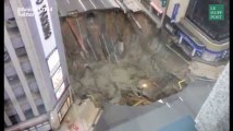 Une crevasse de 30 mètres s'est creusée en plein centre ville de Fukukoa au Japon