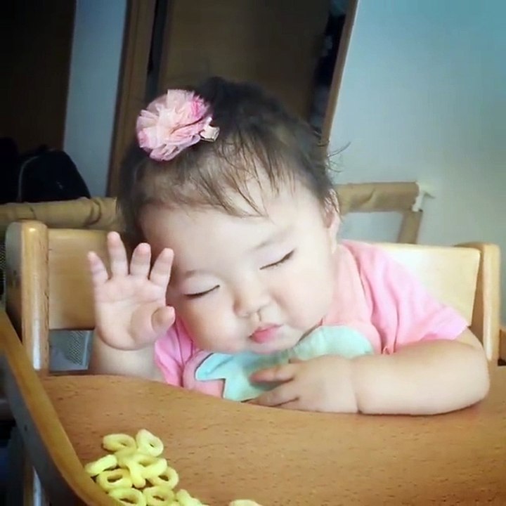 เมื่อคุณแม่ปลุกมากินมื้อเช