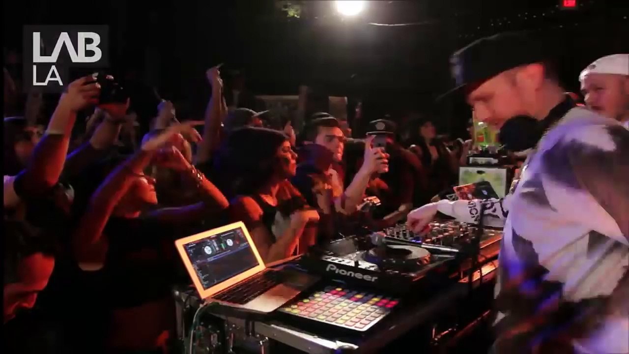 FLOSSTRADAMUS trap and hip hop DJ set in The Lab LA_58