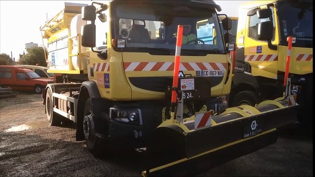 Le Loiret dispose de 27 camions équipés d'une saleuse et d'une lame de déneigement