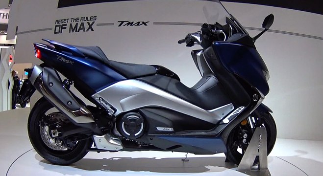 2017 Yamaha T-MAX 530 SX DX [SALON DE MILAN] : le T-MAX de l’ère numérique (prix, nouveautés, équipements)