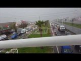 Report TV - Reshjet e shiut, bllokohet autostrada Tiranë - Durrës