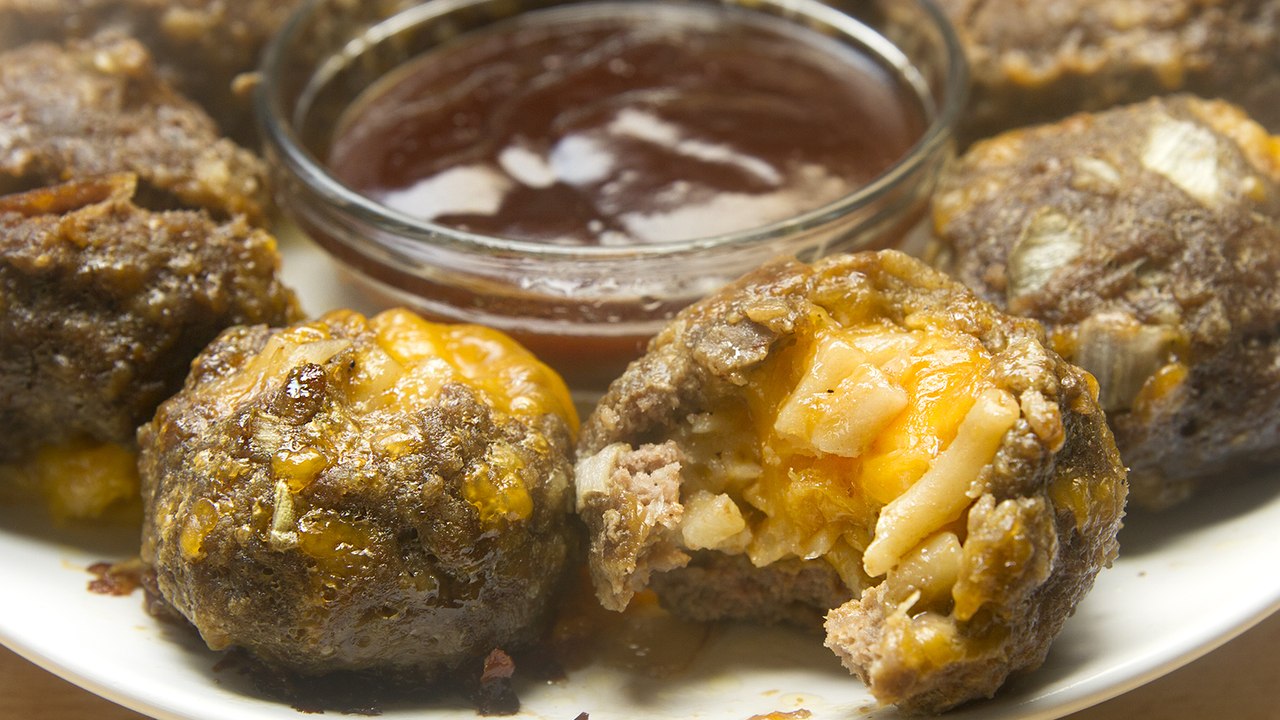 How To Make Mac & Cheese Stuffed Meatballs