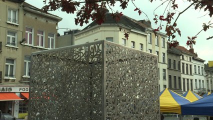 Une sculpture à Molenbeek pour les victimes des attentats