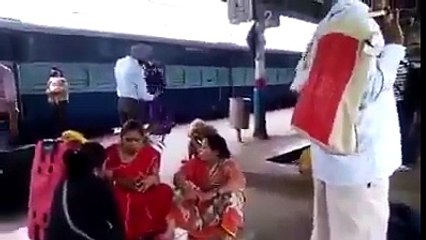 what this man doing with rumala sahib