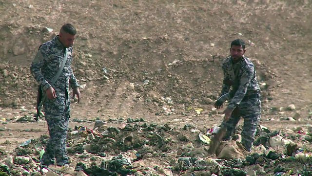 Examinan fosa común en localidad iraquí arrebatada al EI