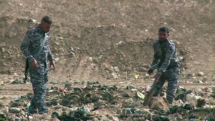 Examinan fosa común en localidad iraquí arrebatada al EI