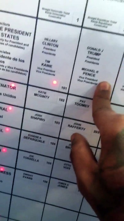 Pennsylvania Trump Voter Can’t Get Voting Machine to Accept His Vote election 2016