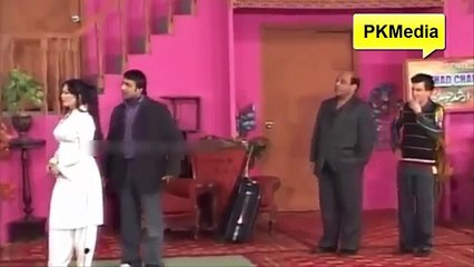 AAGHA MAJID ON FIRE WATCH MOST HILARIOUS ACTING OF AAGA MAJID ON STAGE DRAMA MUST WATCH