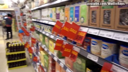 T-REX RUNNING MAN CHALLENGE (PUBLIC PRANK)