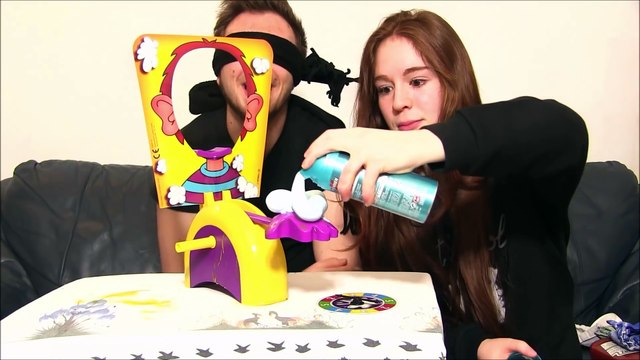 PIE FACE CHALLENGE PRANK ! Mousse à raser, Nutella, Ketchup, Moutarde !