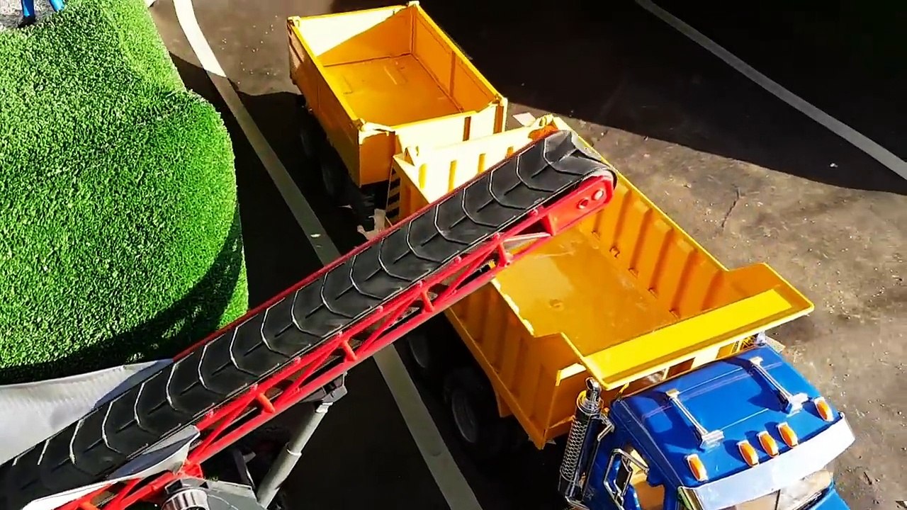 BRUDER toys RC dump truck sand transport!-KHriBKydp1c