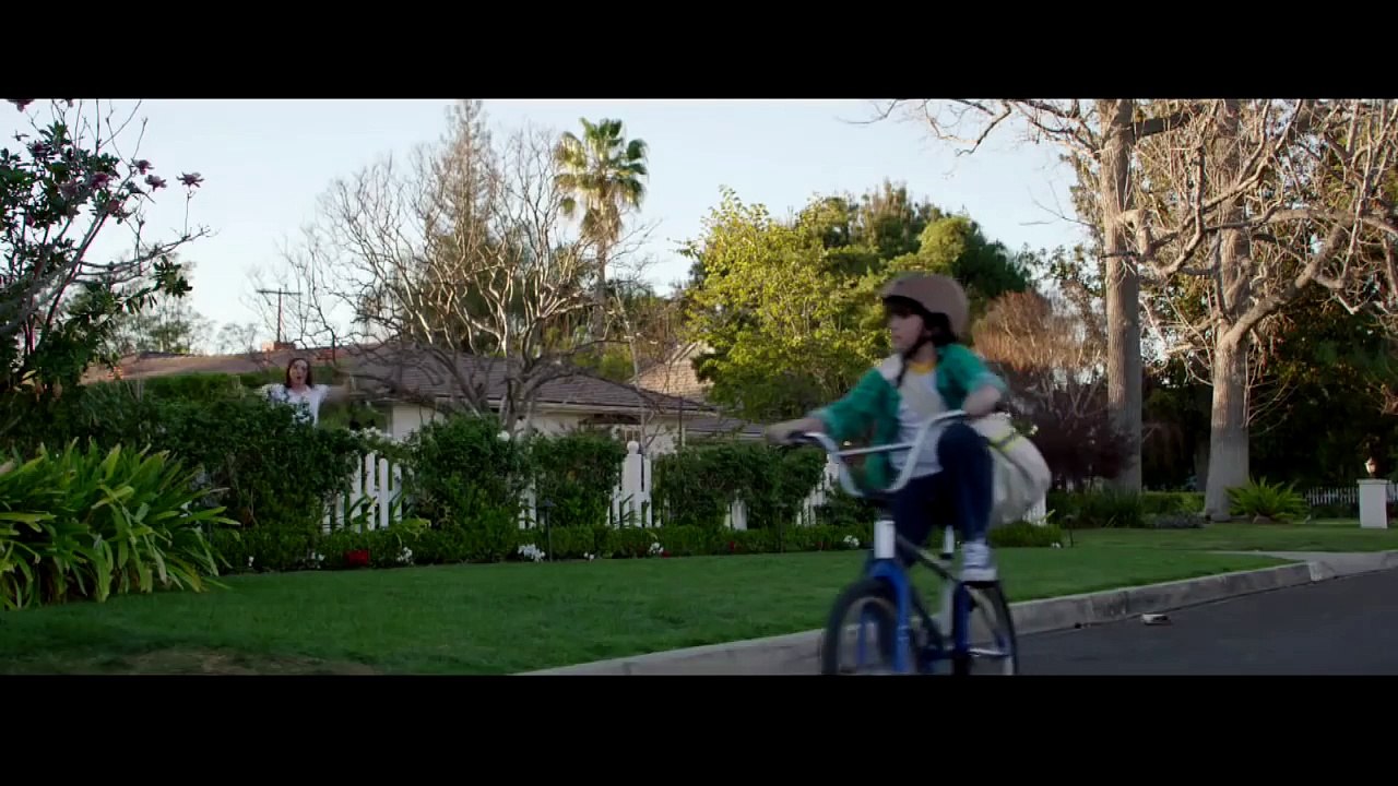 Flotection – Progressive Insurance Commercial