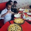 Check out the Simplicity of Arshad Khan (Chaiwala) While Eating Pizza @ Pizza Hut