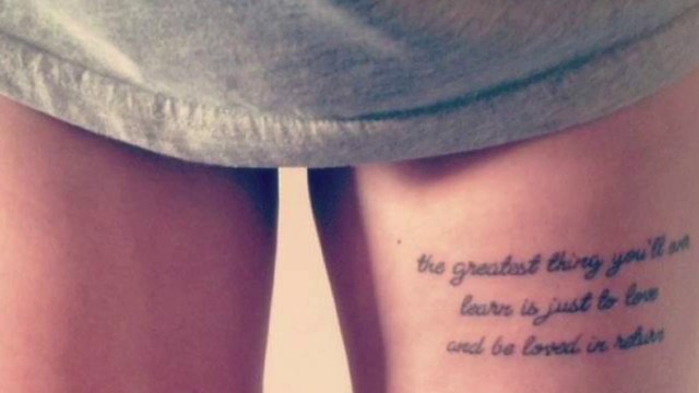 Modèles tatouage femme cuisse