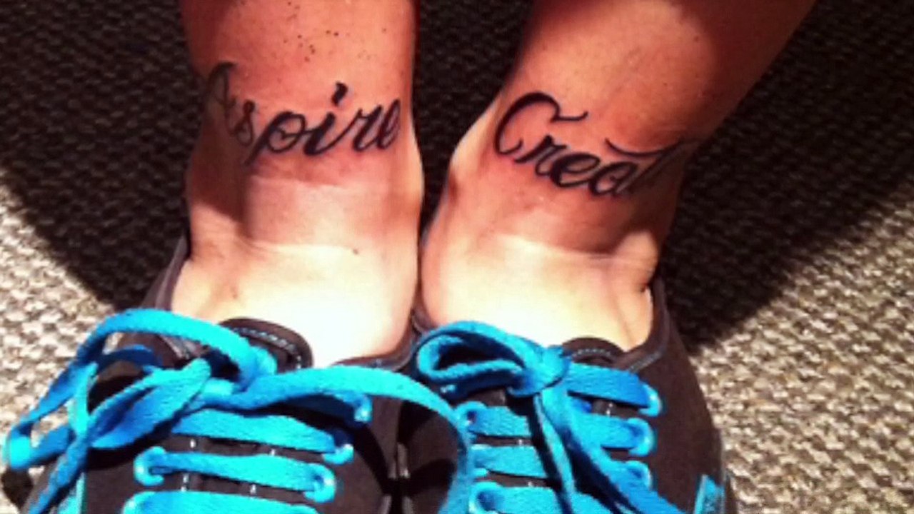 Modèles tatouage homme cheville