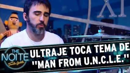 Ultraje toca tema da série `Man From U.N.C.L.E.`