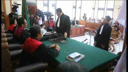 Acusados de asesinato una australiana y un británico en Bali