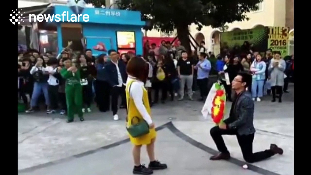 Man proposes to girlfriend with funeral wreath, gets slapped