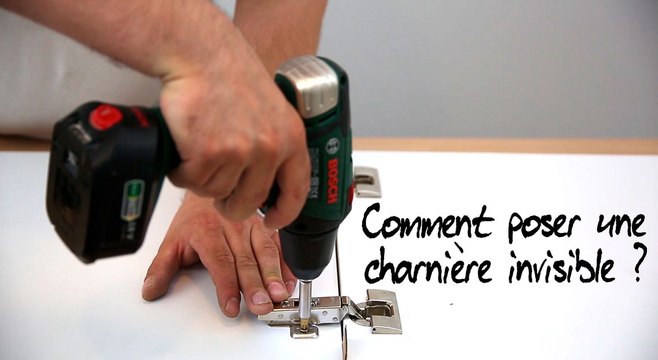 Comment poser une charnière invisible ?