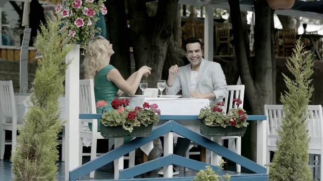 yüreğimden geçip giden tüm aşklara selam olsun varsa eğer biraz hakkım herbirine helal olsun AşKPeReST SeNSiZ