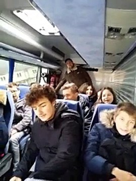 Pont à Mousson Un car pédagogique se renverse avec des élèves à l'intérieur