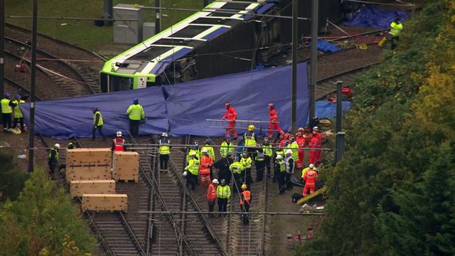 Авария трамвая в Лондоне: пятеро погибших