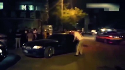 Mann wird von Frau angefahren