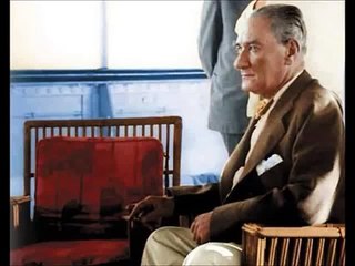 Atatürk'ün En Çok Sevdiği Şarkılar - Manastırın Ortasında
