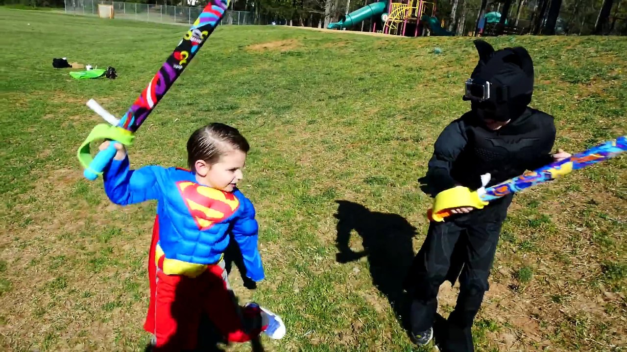 NEW Batman VS Superman Sword Fighting !! Superhero Kids Battle 2016 Videos For Children