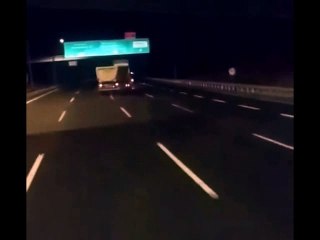 Tırla Yanlayan Dayı Sen Türk'e İmkansız De Sonra İzle =)