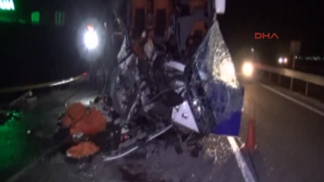 Eskişehir - Otobüs Tır'a Arkadan Çarptı: 1 Ölü 29 Yaralı