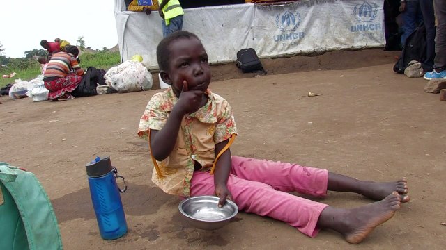 Refugees pour into Uganda from South Sudan
