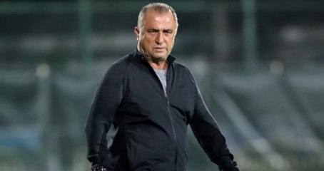 Fatih Terim, Futbolcularla Arasına Mesafe Koydu