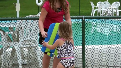 Spider Prank on Girls - Kids Swim in The Swimming Pool - Bouncy Baby