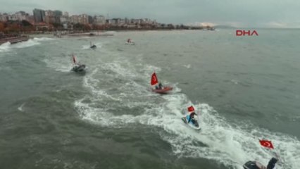 Kadıköy'de 09.05'te Ata'ya Saygı Zinciri