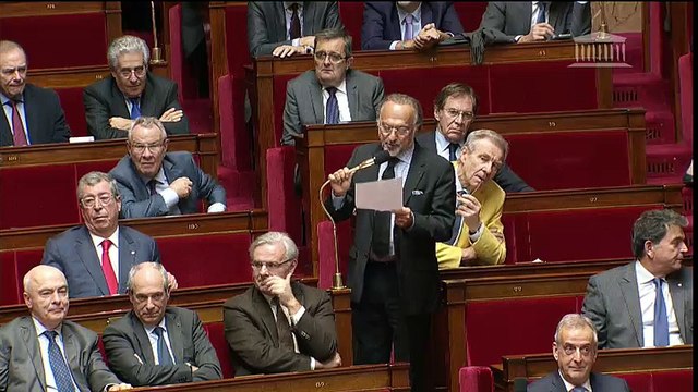 Baisse du tourisme : pour Vallini, c’est la faute du terrorisme mais aussi des médias et des réseaux sociaux