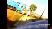 Accident de voiture mortel en direct - Caméra de surveillance [Sécurité] +18 part (6) HD