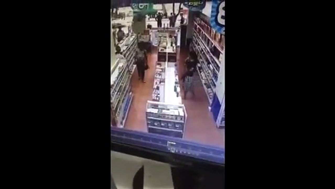 Грамотная воровка !!!! :)