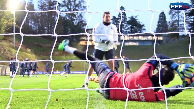 Lloris, Mandanda et Costil à l'échauffement à Clairefontaine