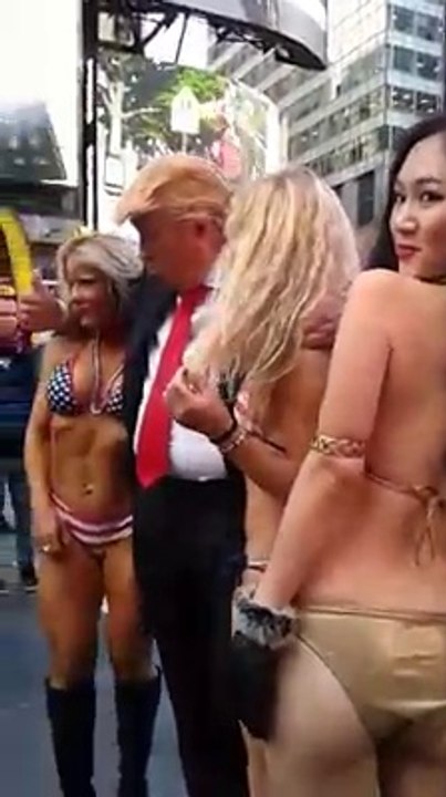 Donald Trump with bikini hotgirls
