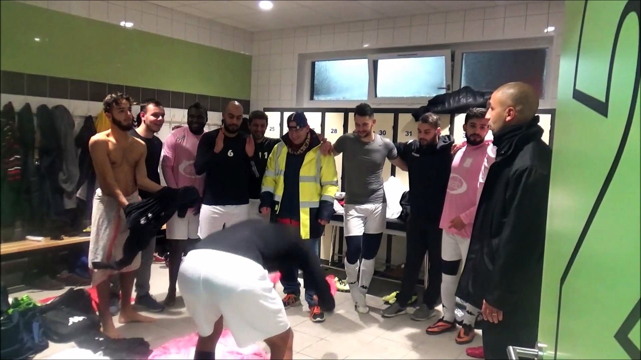 Nassim et Son Équipe Fête La Victoire