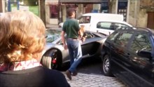 Woman Delivers Lamborghini aventador in Lisbon PORTUGAL