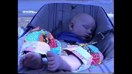 Ed Sheeran - Photograph (Official Music Video)